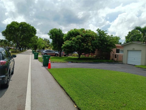 Tiny photo for 7757 SE EMBASSY Boulevard, Miramar, FL 33023 (MLS # B26054500)