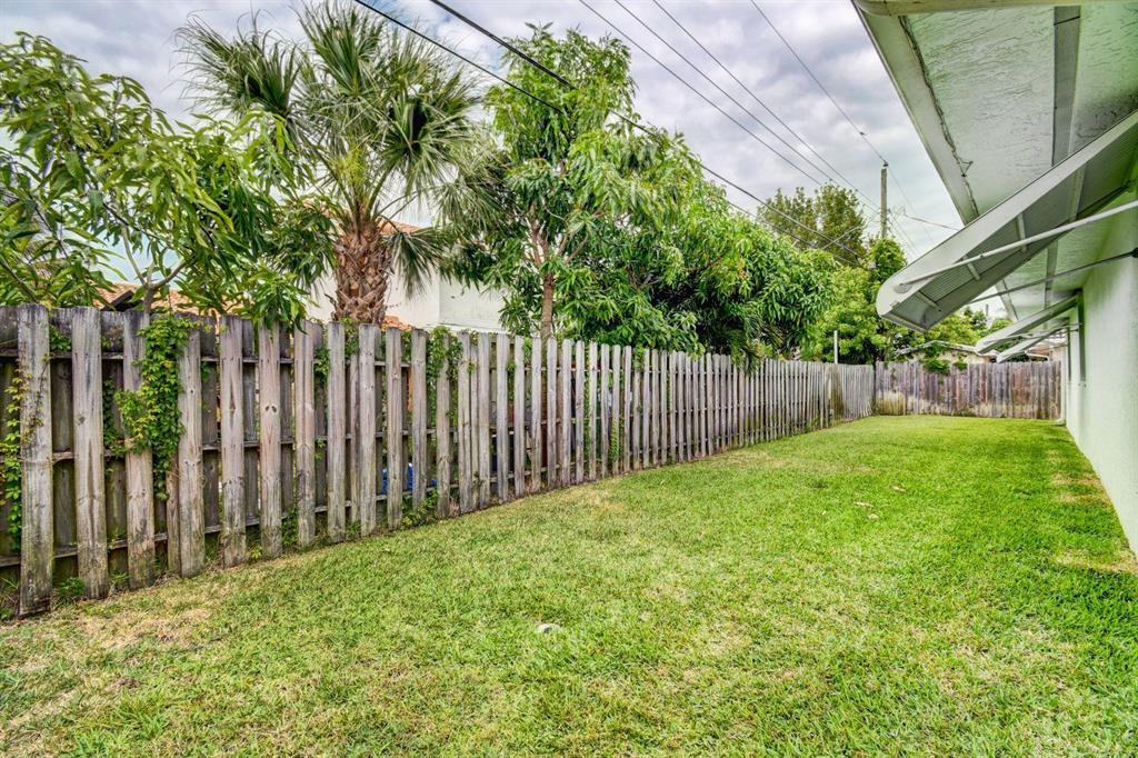 DEERFIELD BEACH ESTATES 3 - Residential