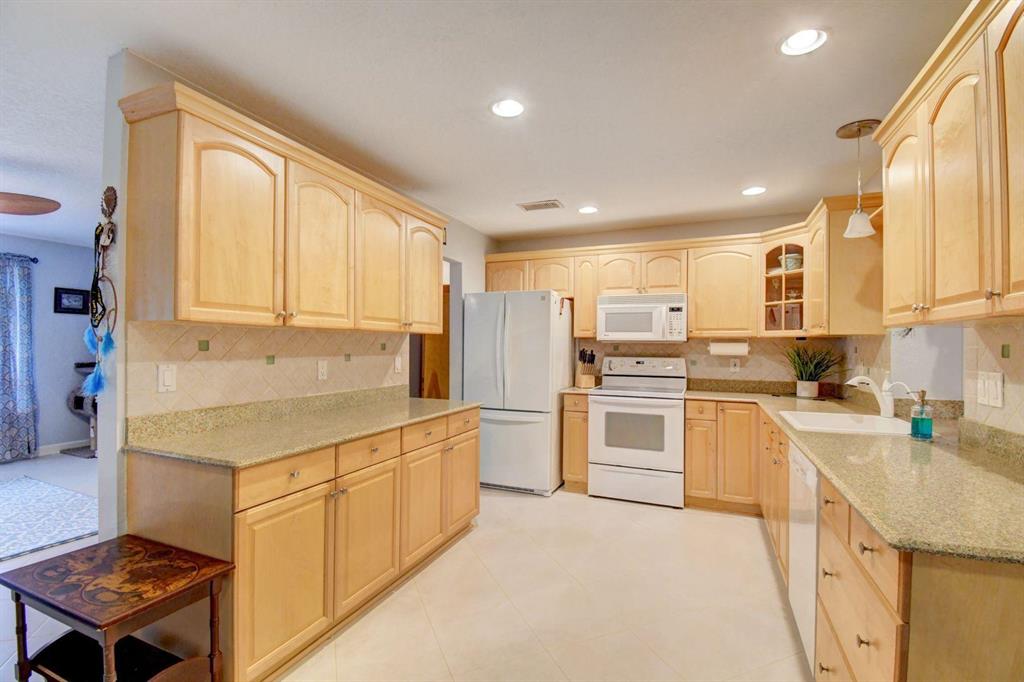 DEERFIELD BEACH ESTATES 3 - Residential