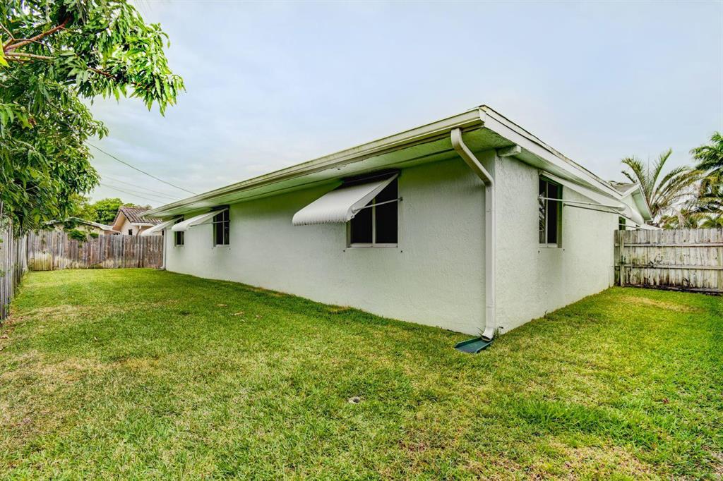 DEERFIELD BEACH ESTATES 3 - Residential