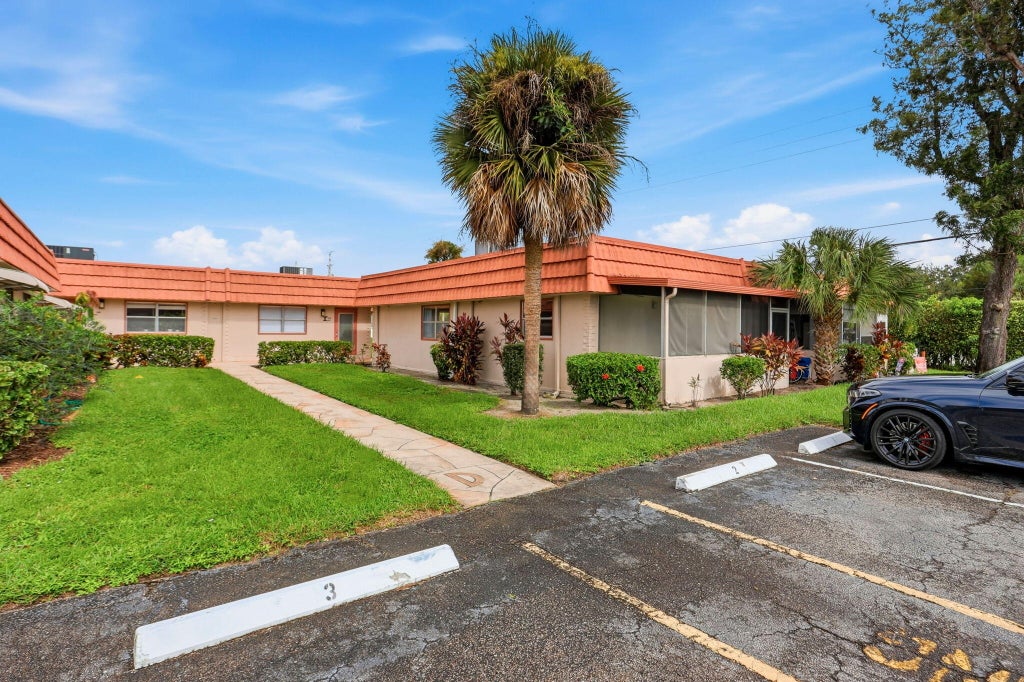 Photo of 98 Seville D, Delray Beach, FL 33446 (MLS # B26094416)