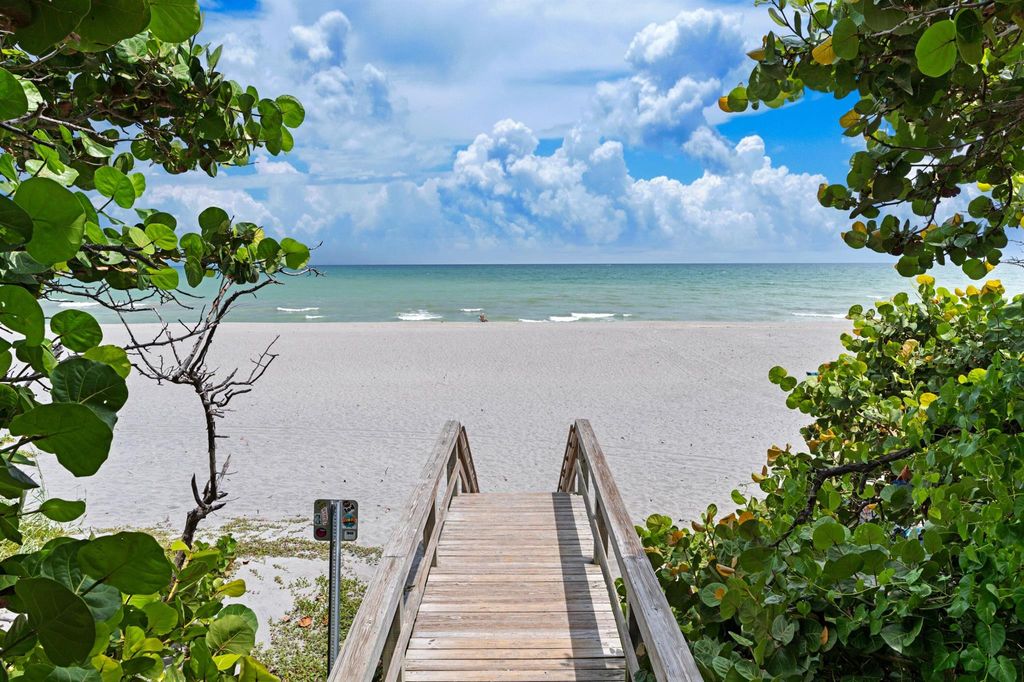 Photo of 136 Seabreeze Circle, Jupiter, FL 33477 (MLS # R11016791)