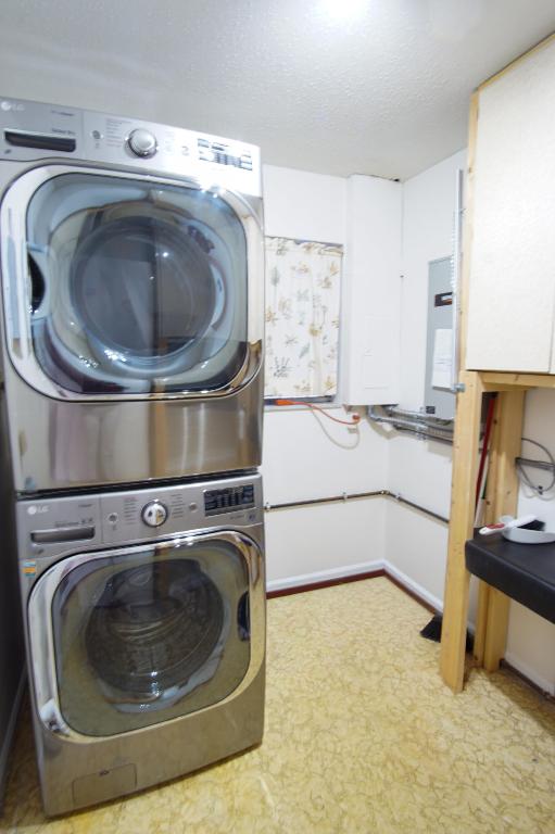 ENGLEWOOD MANOR - Residential