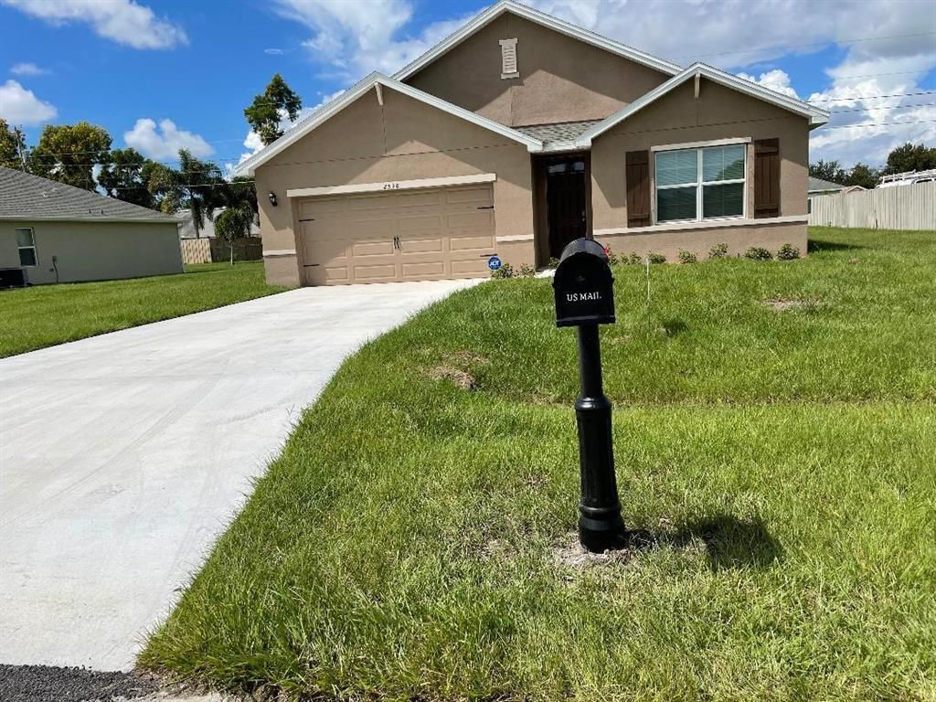 Photo of 2538 SE Rock Springs Drive, Port Saint Lucie, FL 34952 (MLS # R10783348)
