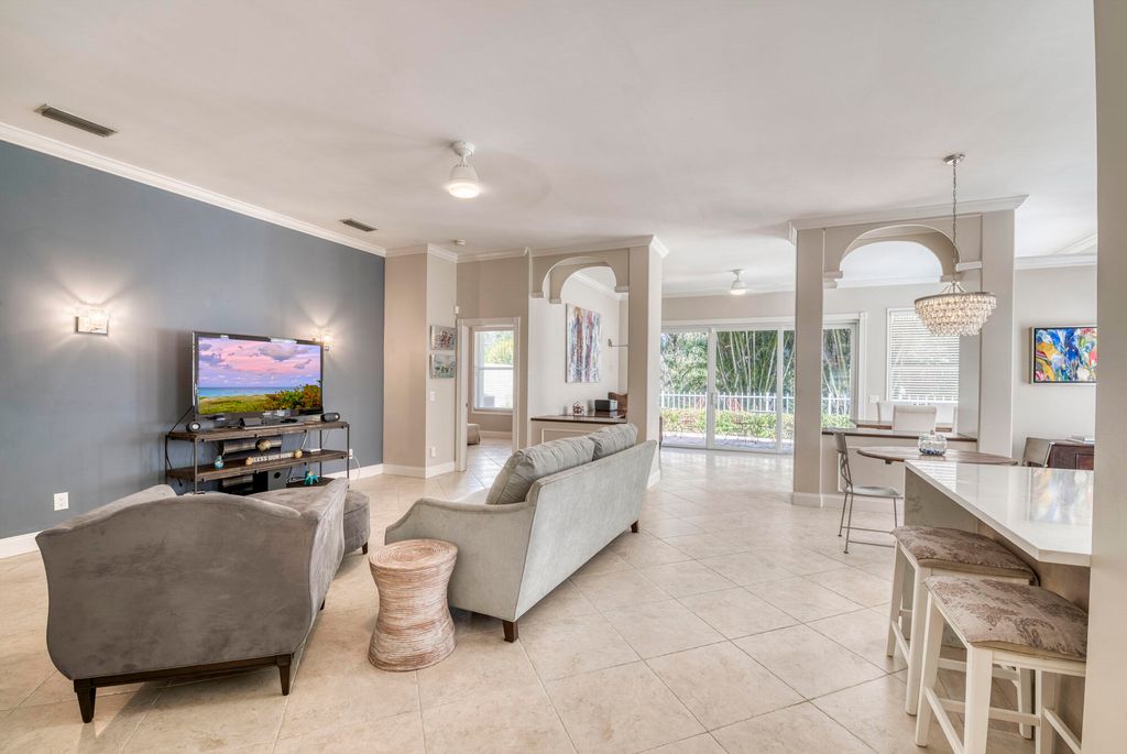 Photo of 124 S Hampton Drive, Jupiter, FL 33458 (MLS # R10960288)
