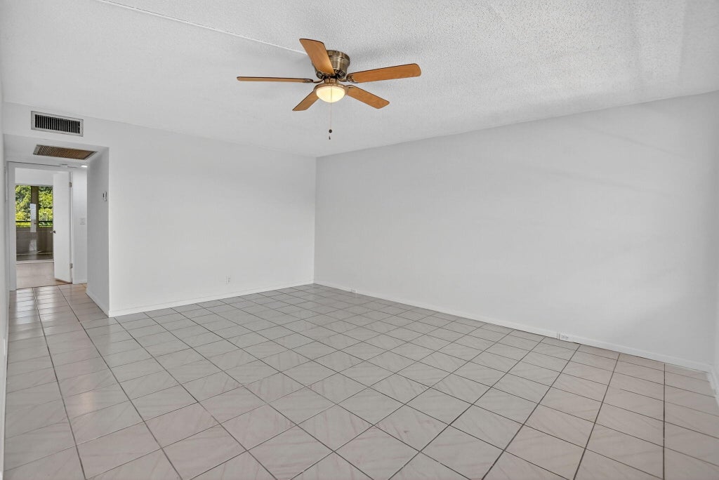 Photo of 3036 Oakridge D, Deerfield Beach, FL 33442 (MLS # R11115114)