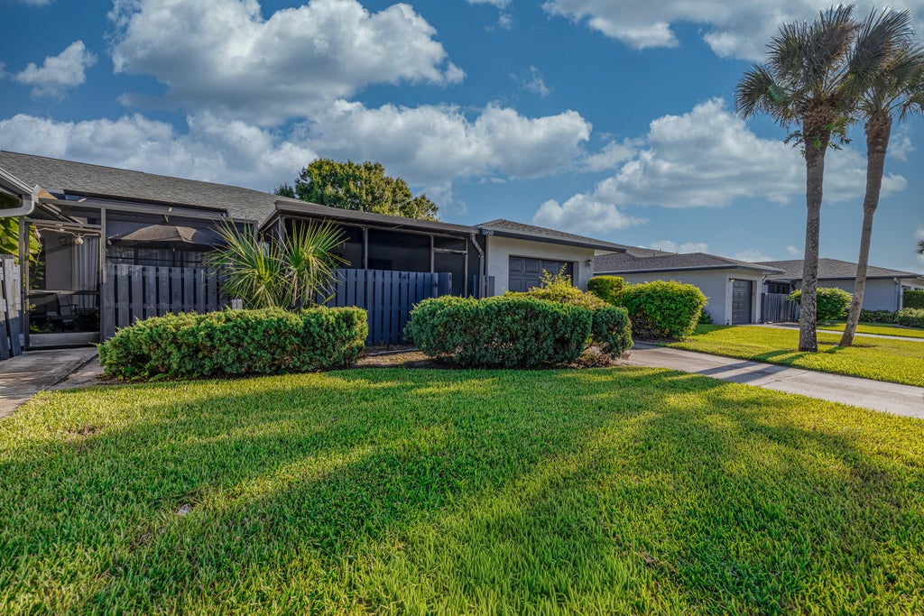 Photo of 1706 N Dovetail Drive #H, Fort Pierce, FL 34982 (MLS # B26066309)
