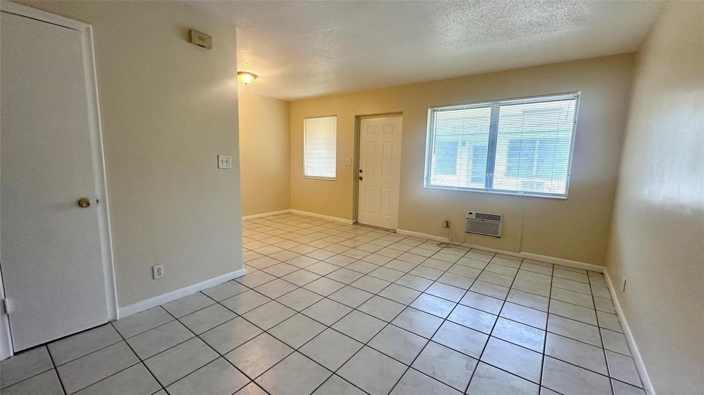 Photo of 717 SE 16th Street #3, Fort Lauderdale, FL 33316 (MLS # F10554760)