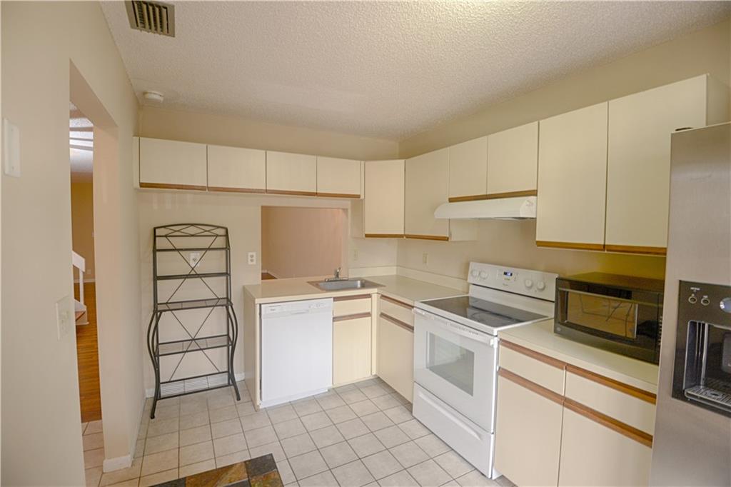 Golden Raintree V - Residential