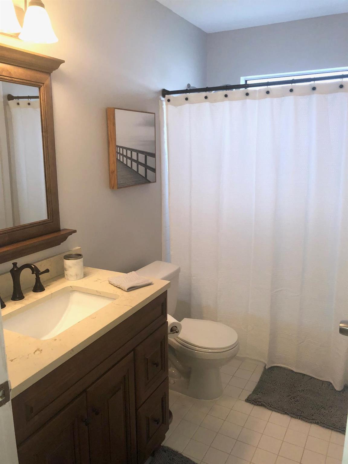 BEDFORD MEWS AT WELLINGTO - Residential Lease