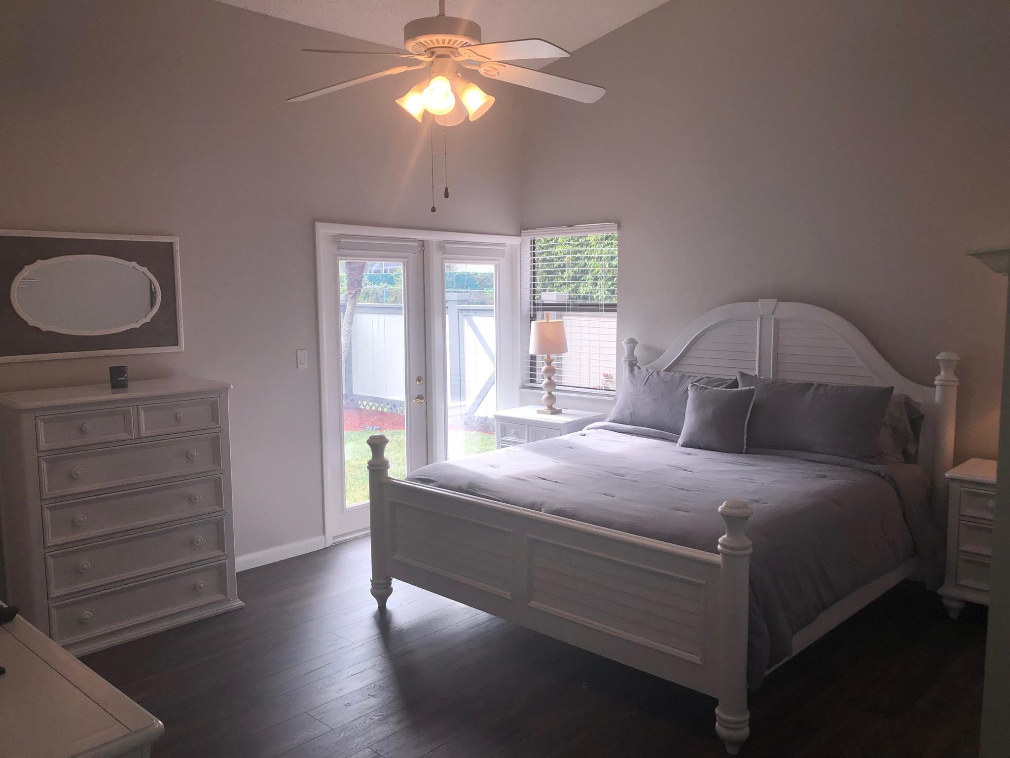 BEDFORD MEWS AT WELLINGTO - Residential Lease