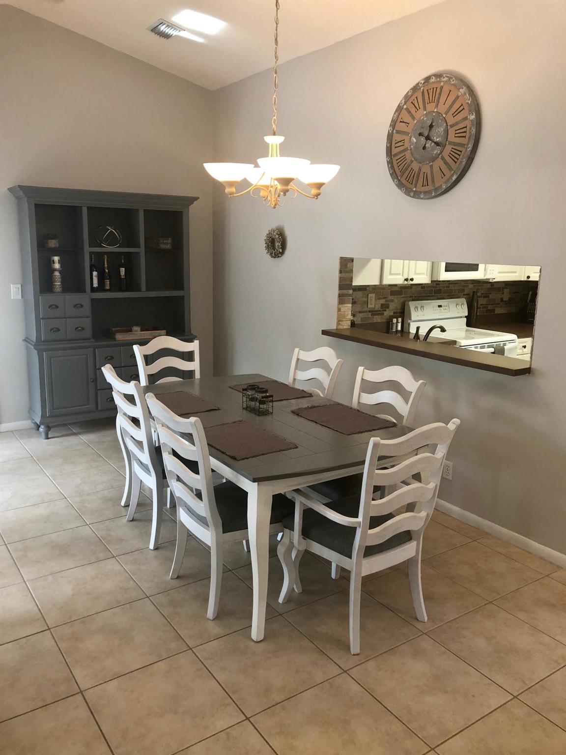 BEDFORD MEWS AT WELLINGTO - Residential Lease