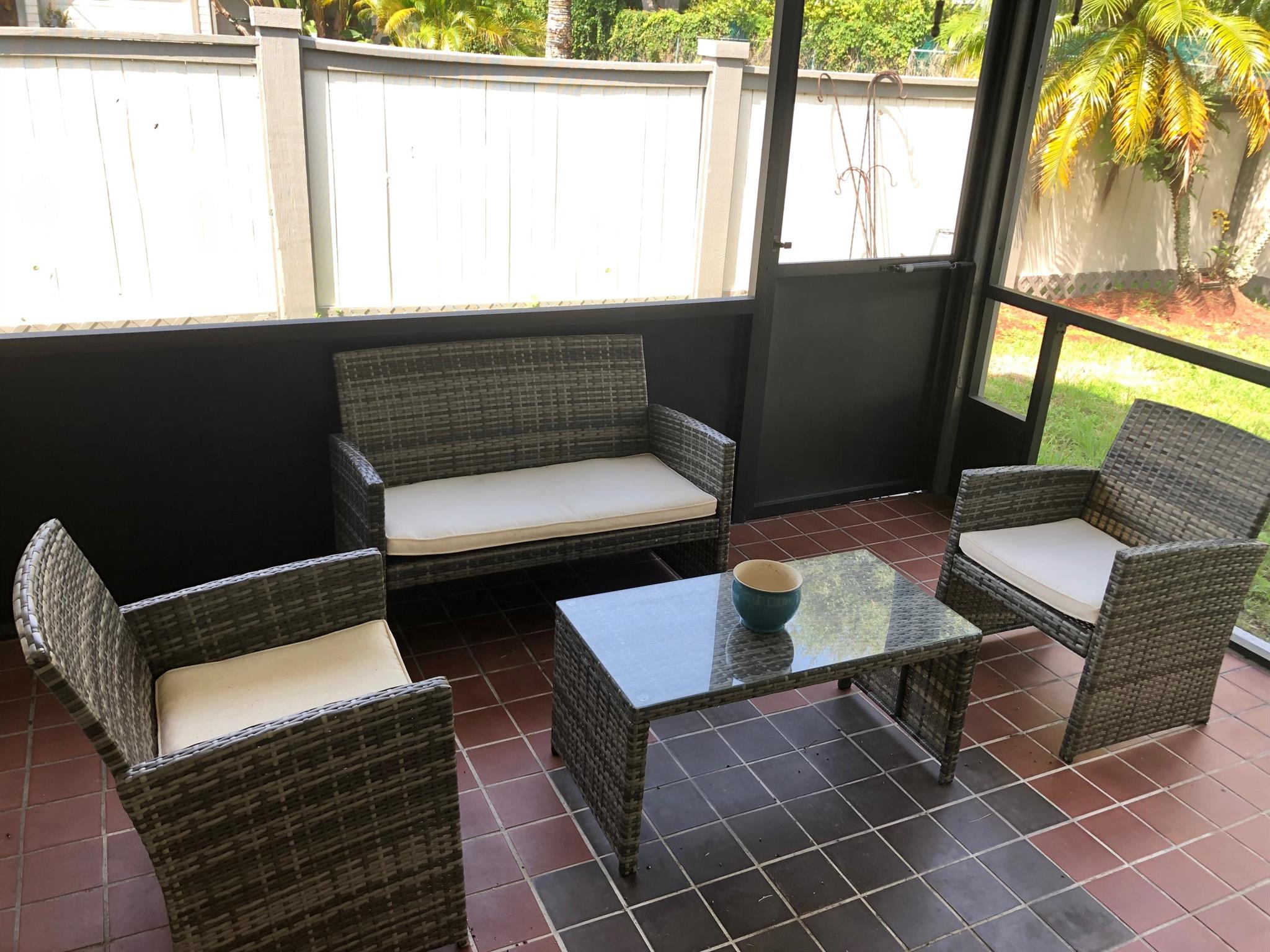 BEDFORD MEWS AT WELLINGTO - Residential Lease