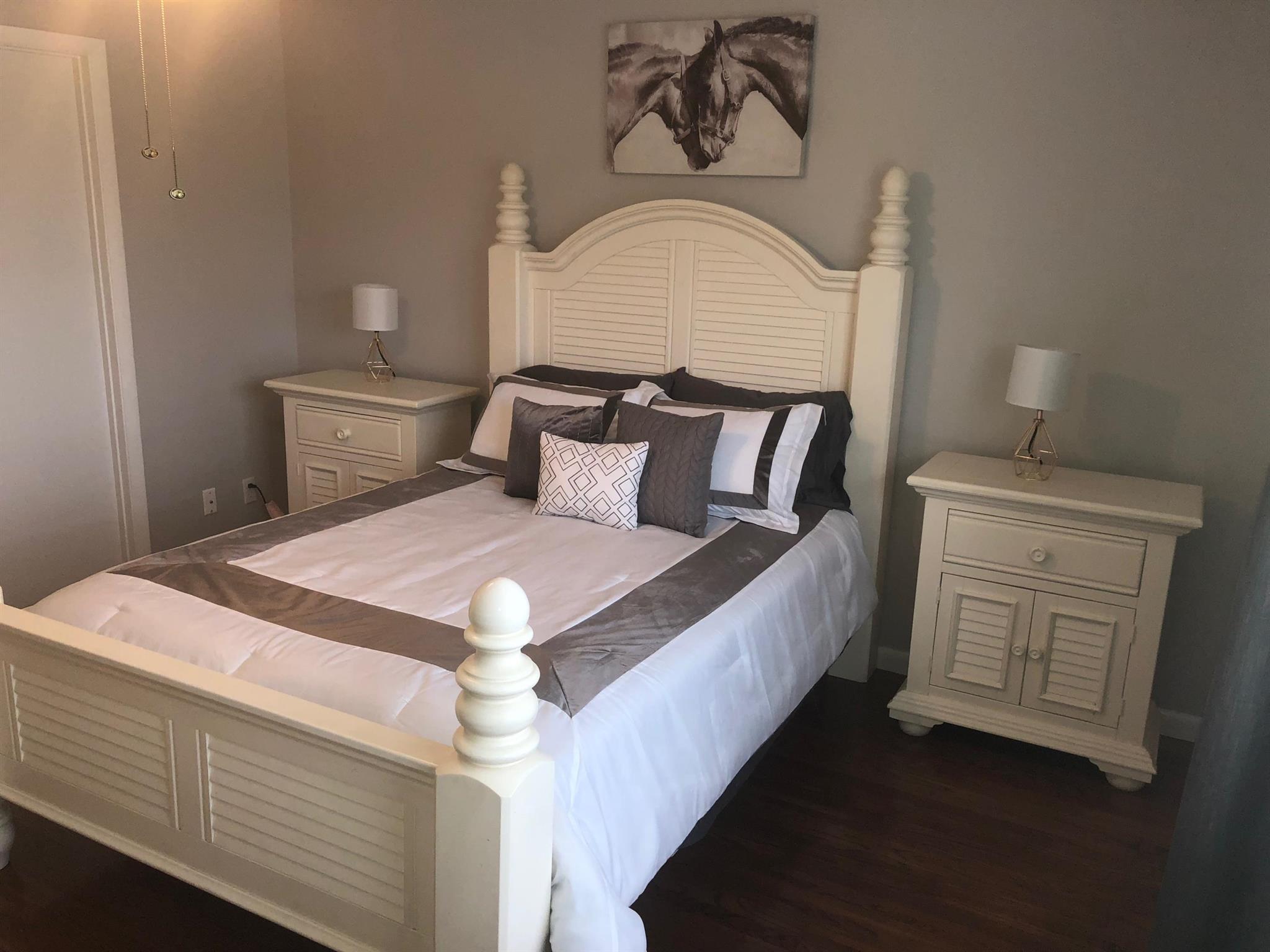 BEDFORD MEWS AT WELLINGTO - Residential Lease