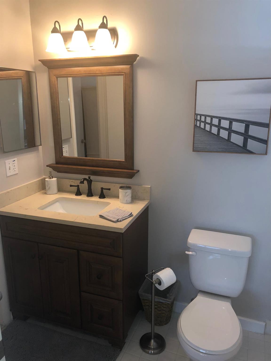 BEDFORD MEWS AT WELLINGTO - Residential Lease