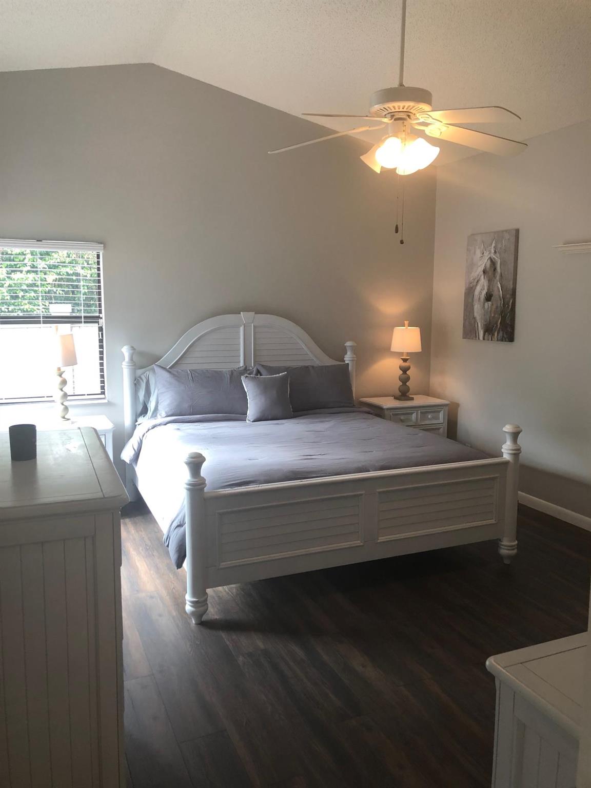 BEDFORD MEWS AT WELLINGTO - Residential Lease