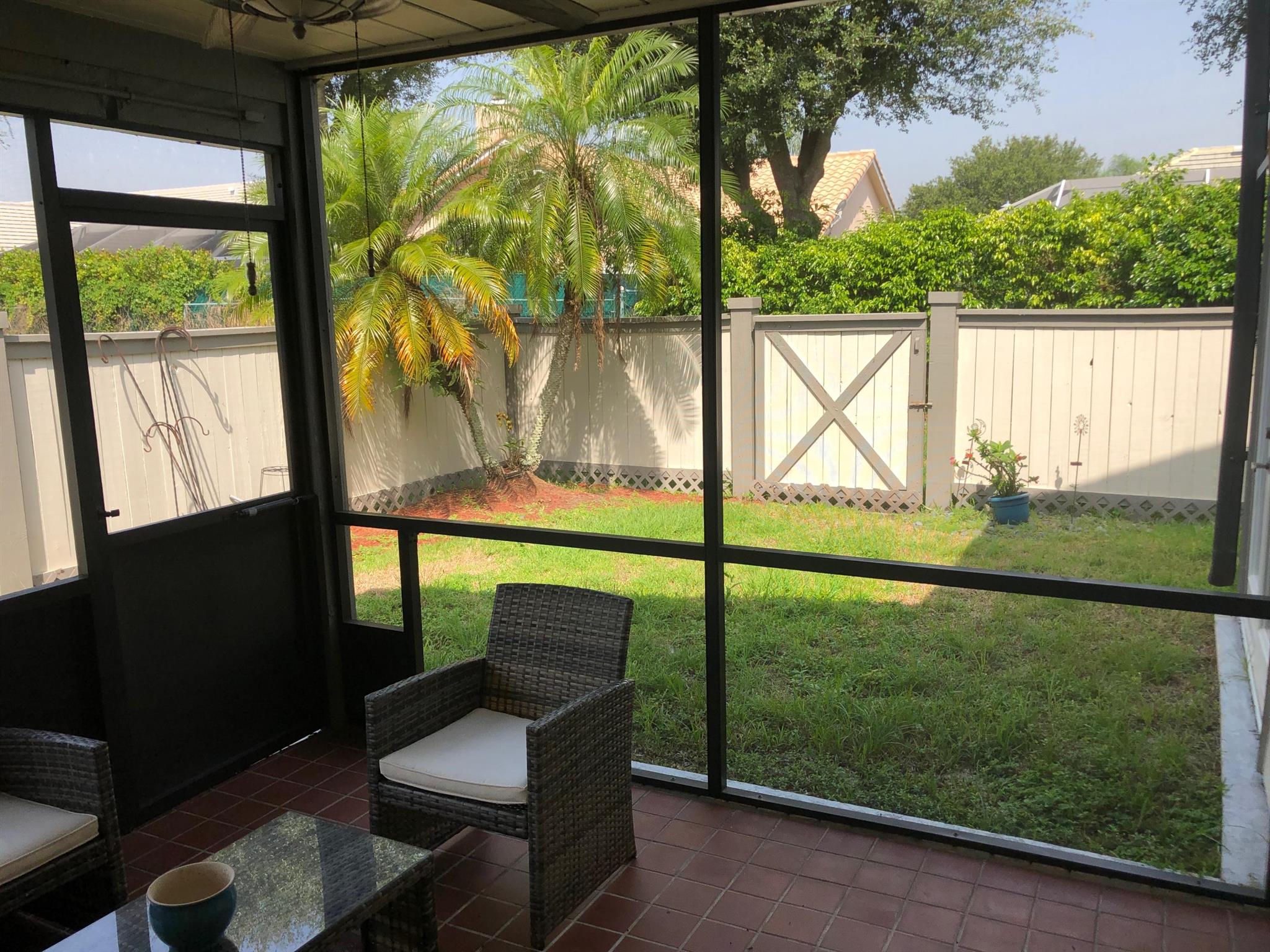 BEDFORD MEWS AT WELLINGTO - Residential Lease