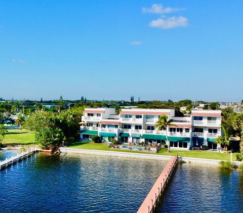 Property photo of 324 N Lake Drive, Lantana, FL 33462