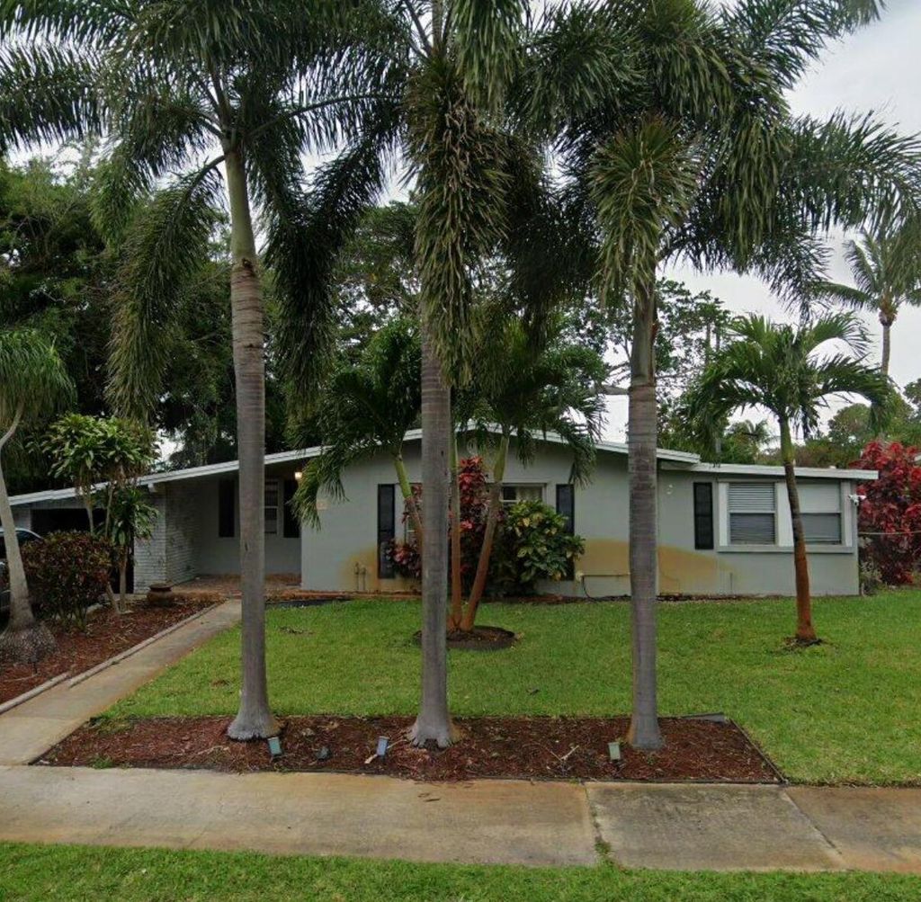 Photo of 733 S 10th Place, Lantana, FL 33462 (MLS # R11147924)