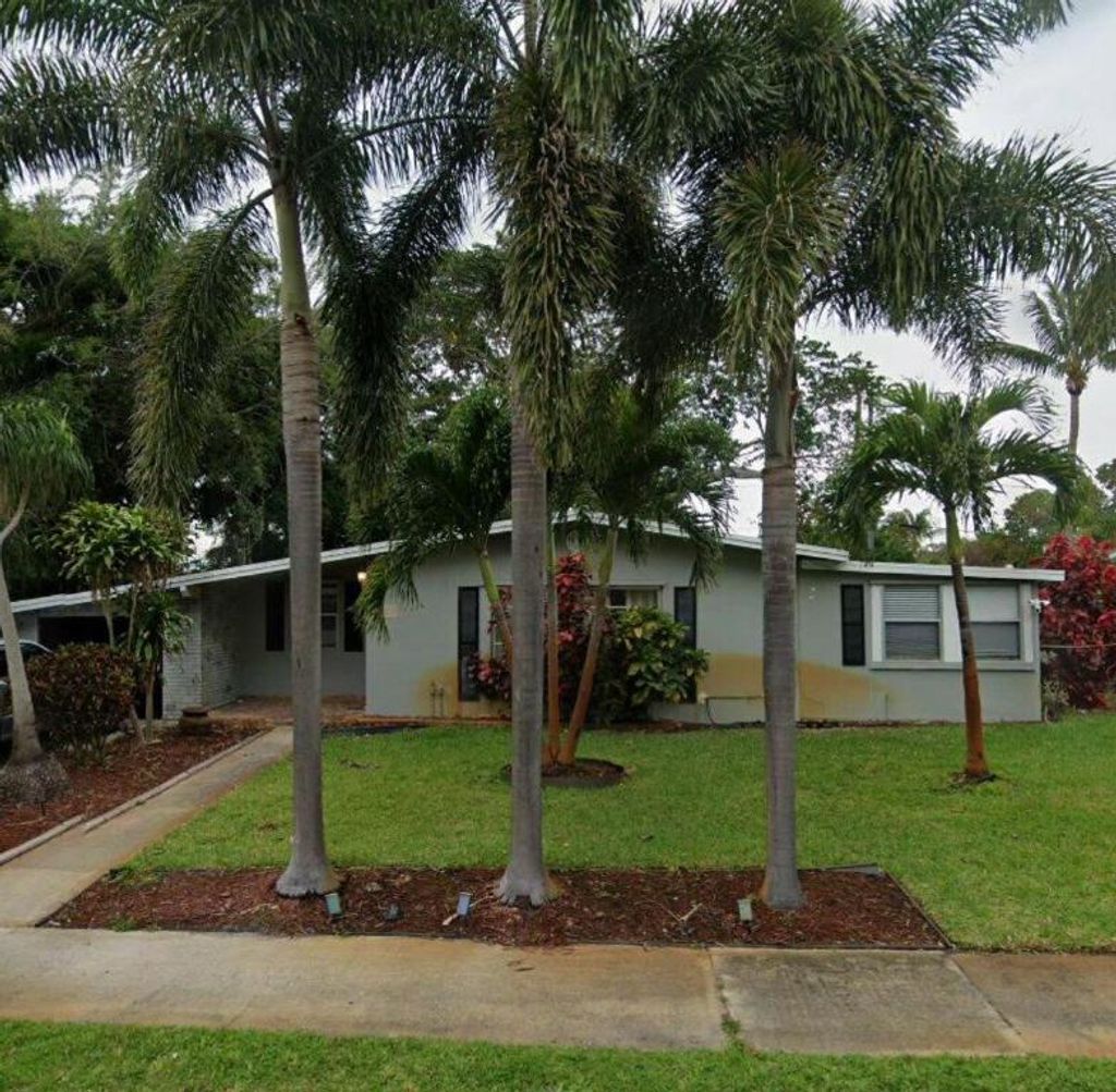 Photo of 733 S 10th Place, Lantana, FL 33462 (MLS # R11147924)