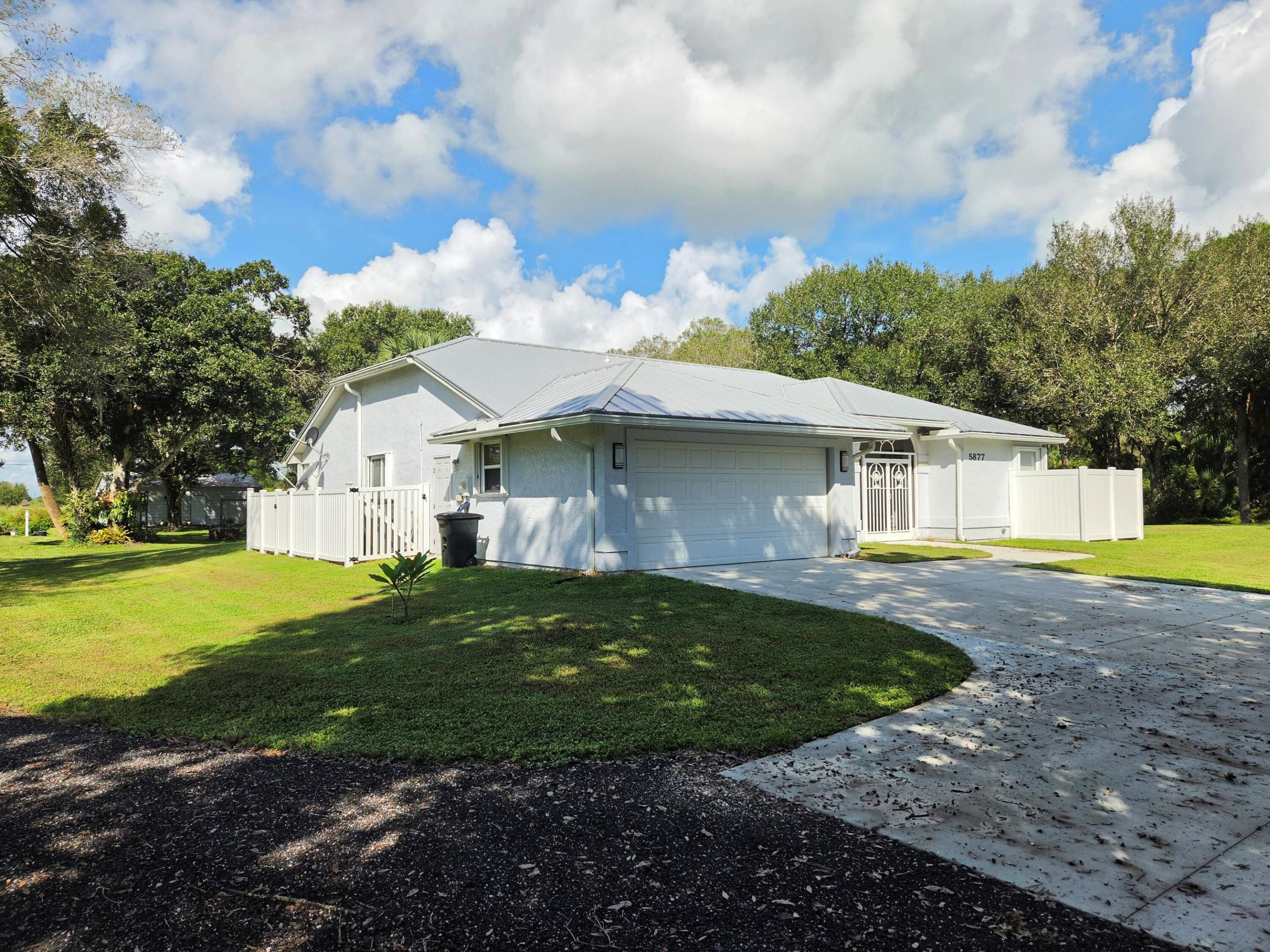 5877 Clydesdale Lane