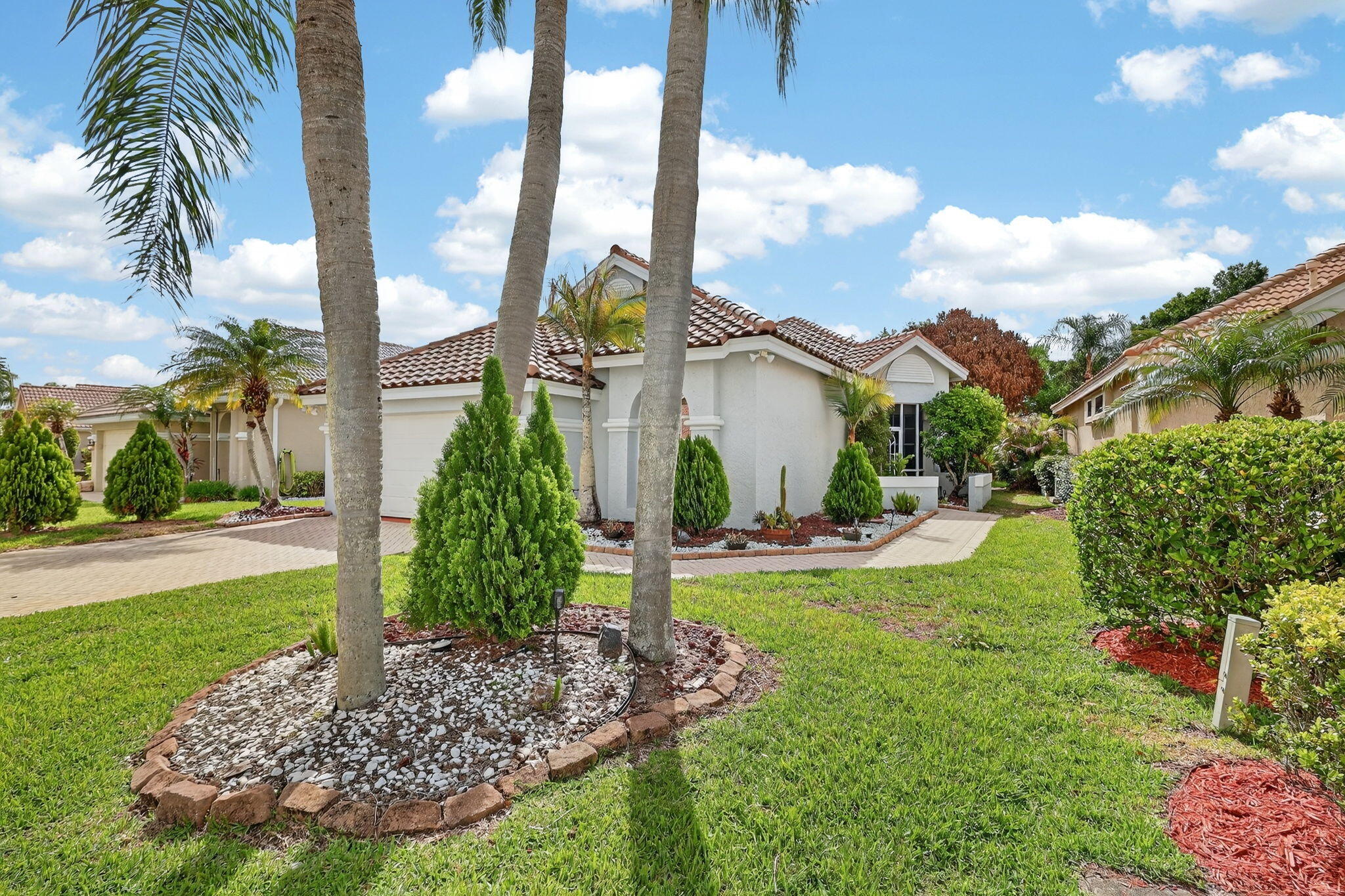 416 SW Horseshoe Bay