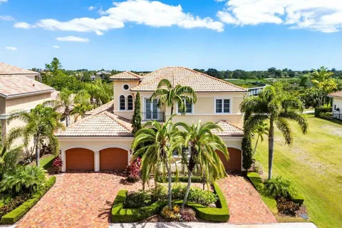 190 SE Bella Strano, Port St Lucie, FL MLS: R11082690