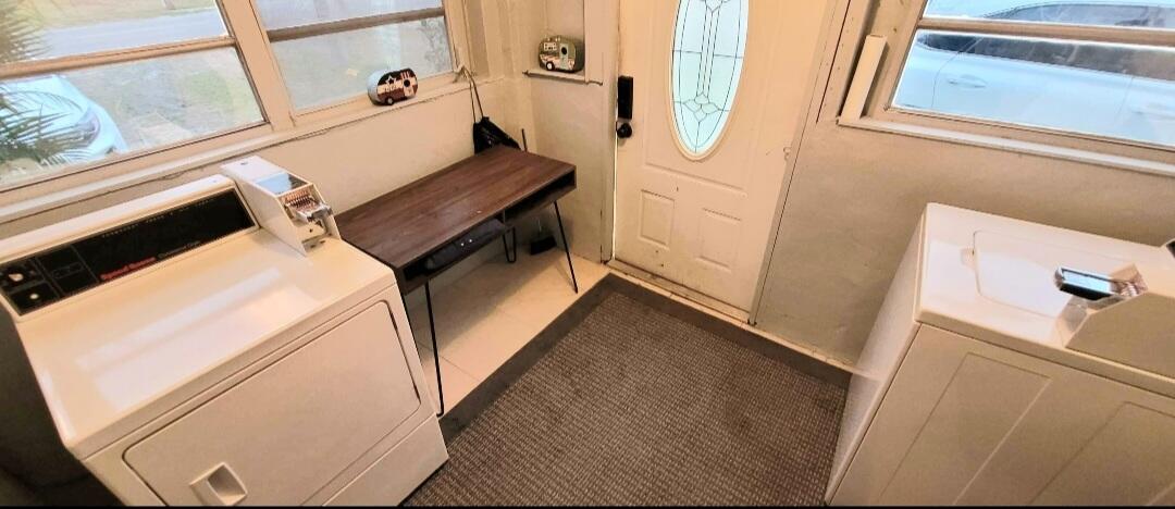 PARADISE PARK - Residential Lease