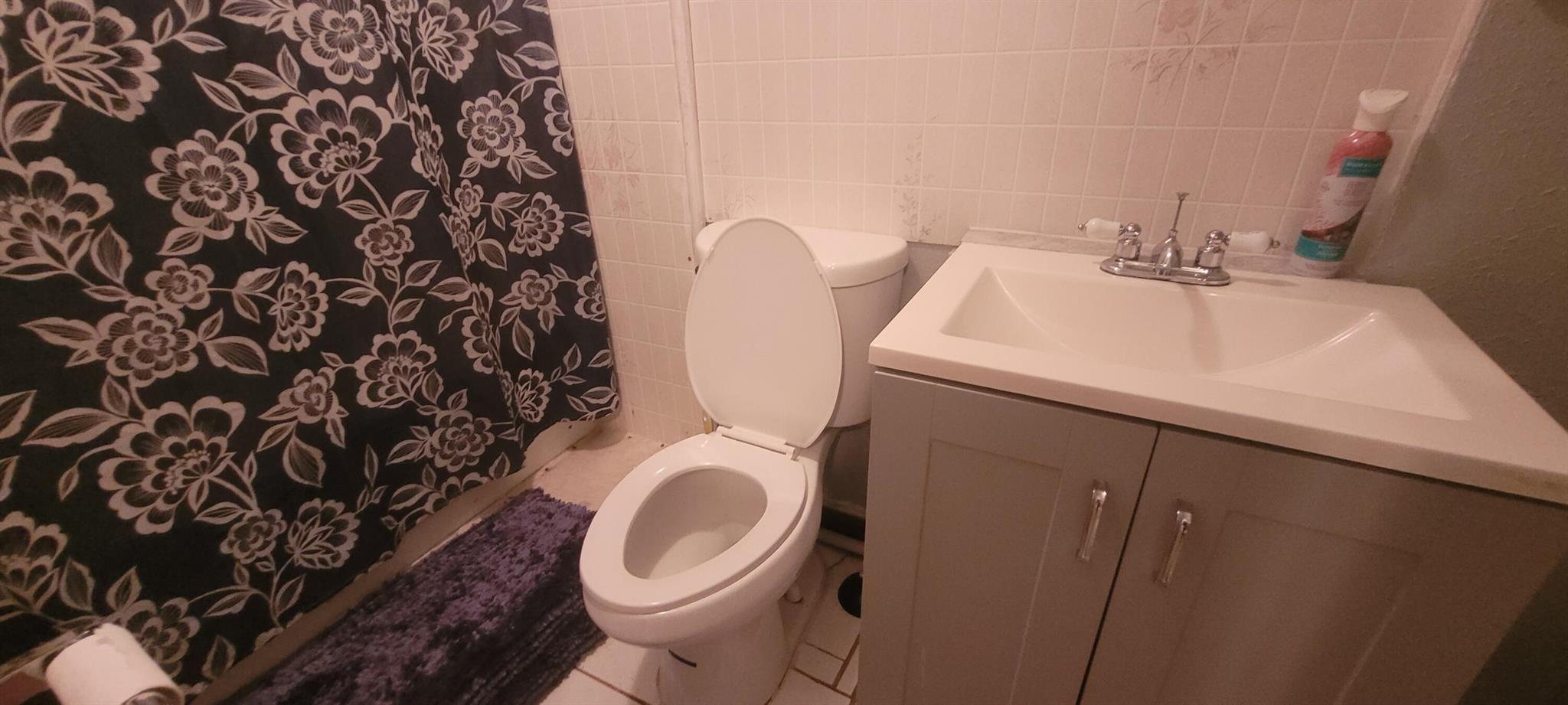 PARADISE PARK - Residential Lease