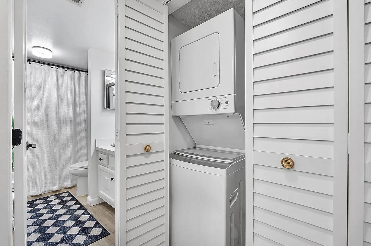 CORAL GATE II CONDO - Residential