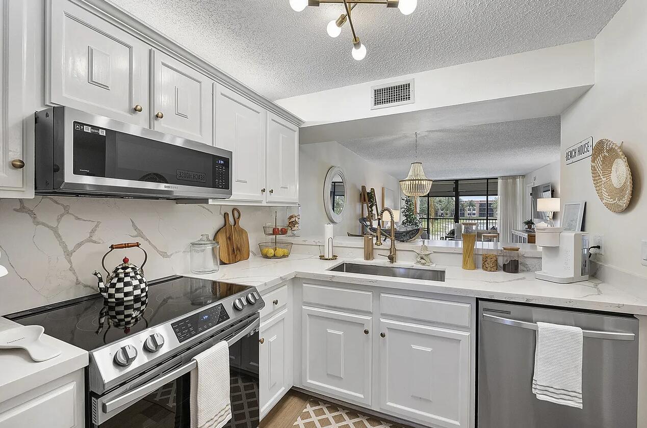 CORAL GATE II CONDO - Residential