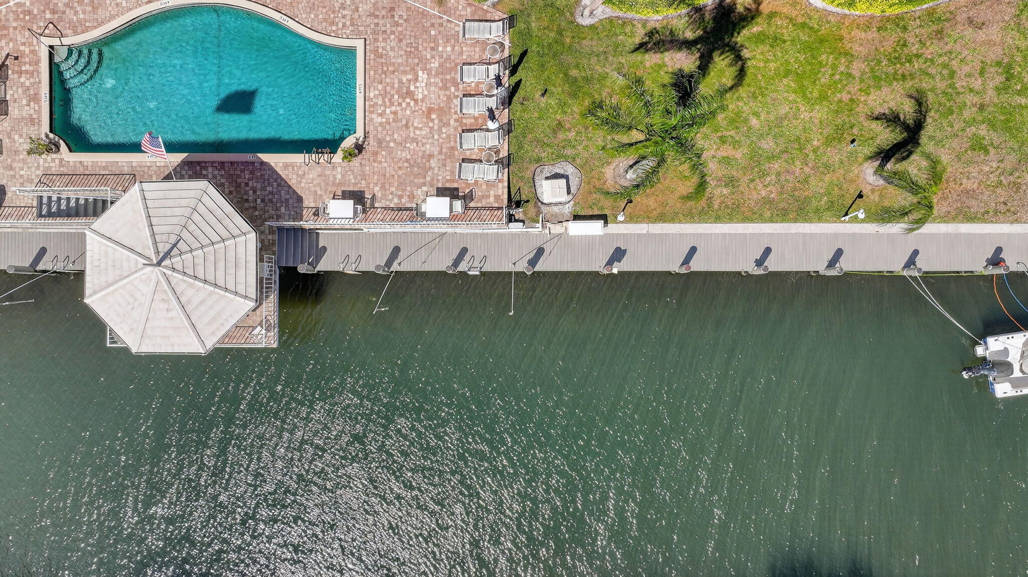 HARBOUR EAST HOUSE CONDO - Residential