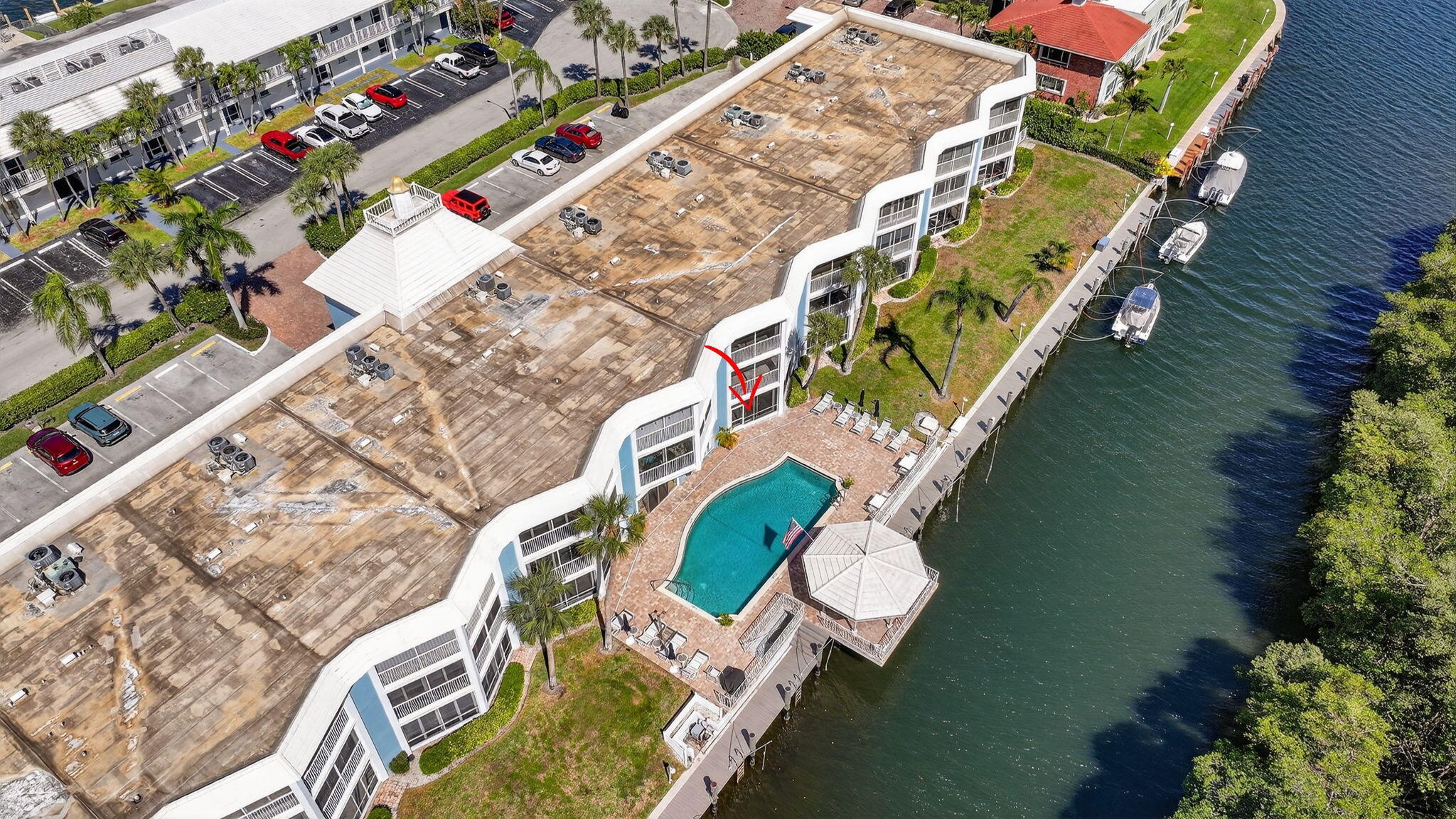 HARBOUR EAST HOUSE CONDO - Residential