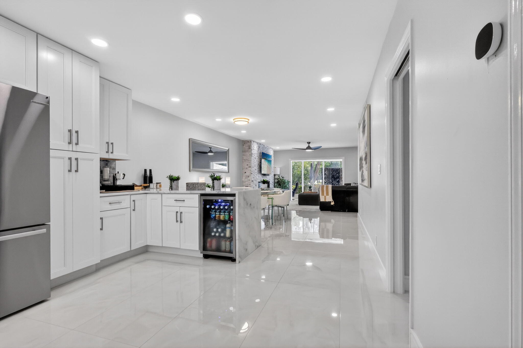 HARBOUR EAST HOUSE CONDO - Residential