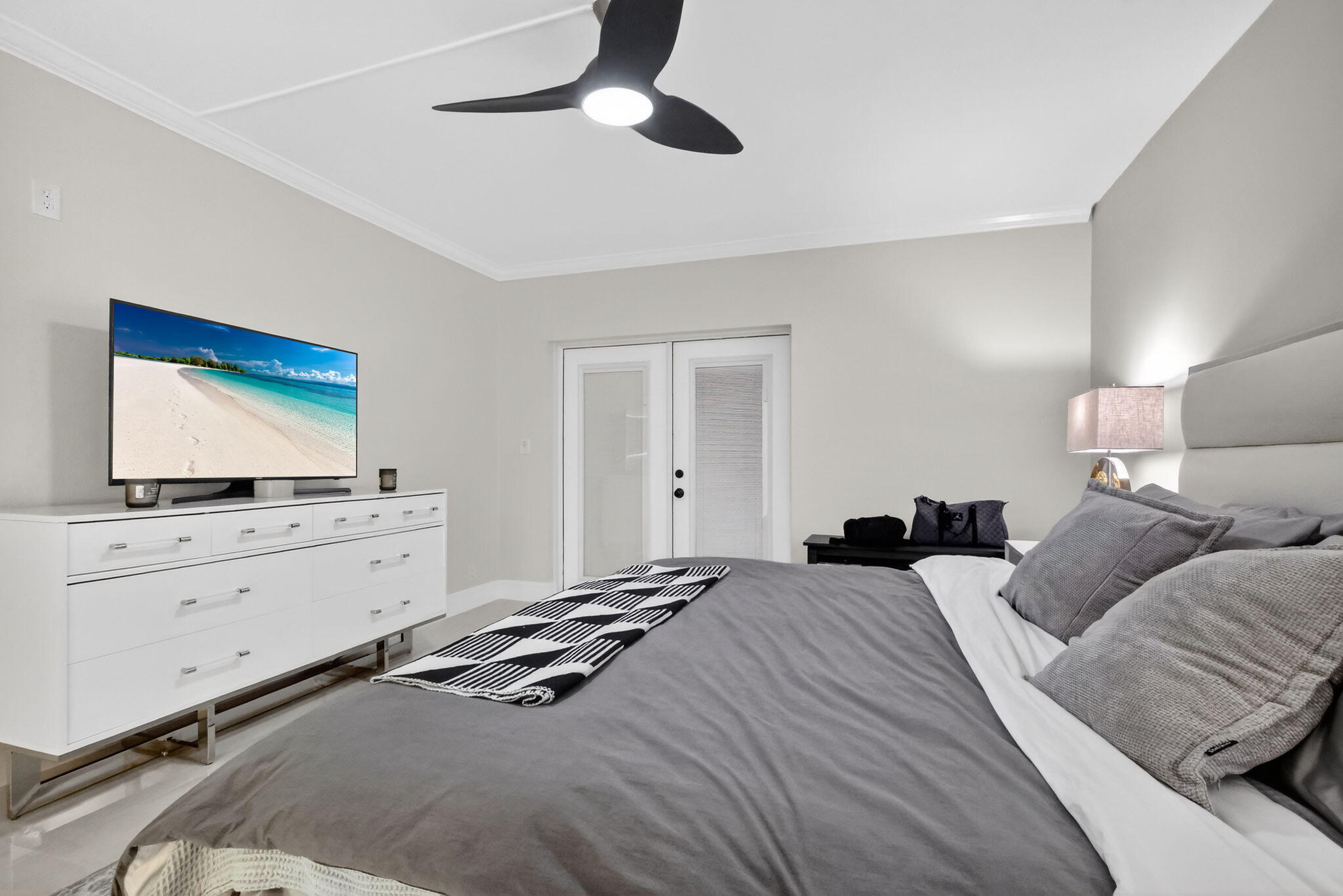 HARBOUR EAST HOUSE CONDO - Residential