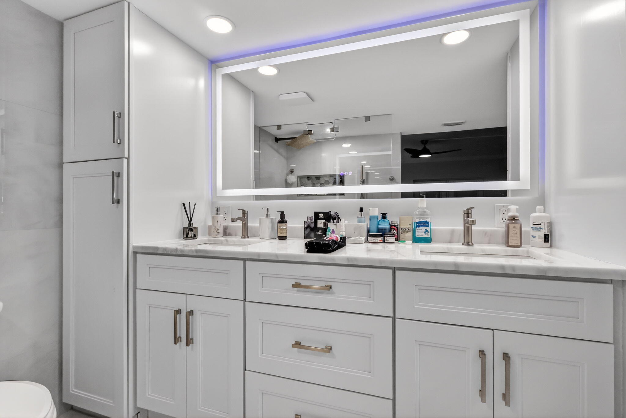 HARBOUR EAST HOUSE CONDO - Residential