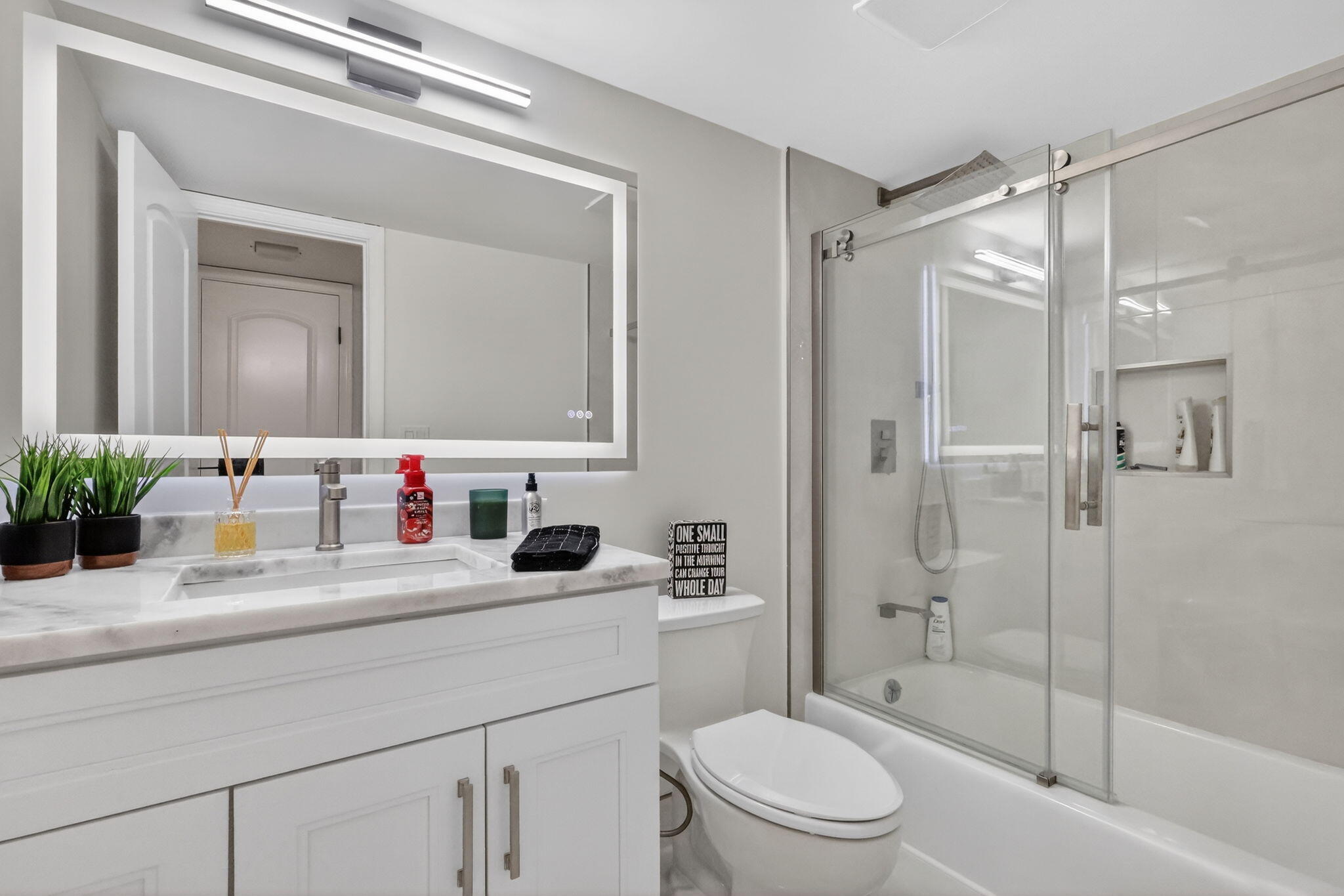 HARBOUR EAST HOUSE CONDO - Residential