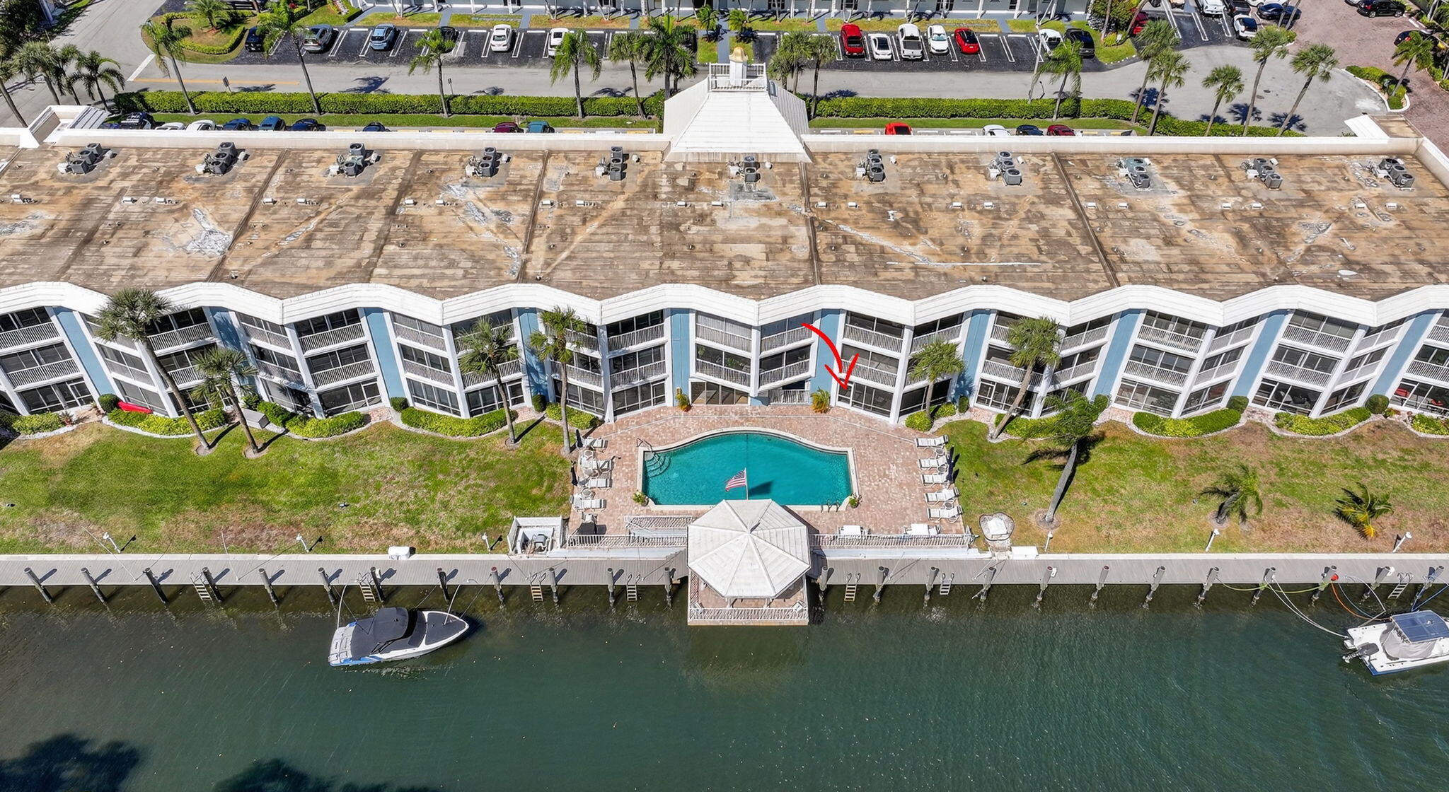 HARBOUR EAST HOUSE CONDO - Residential