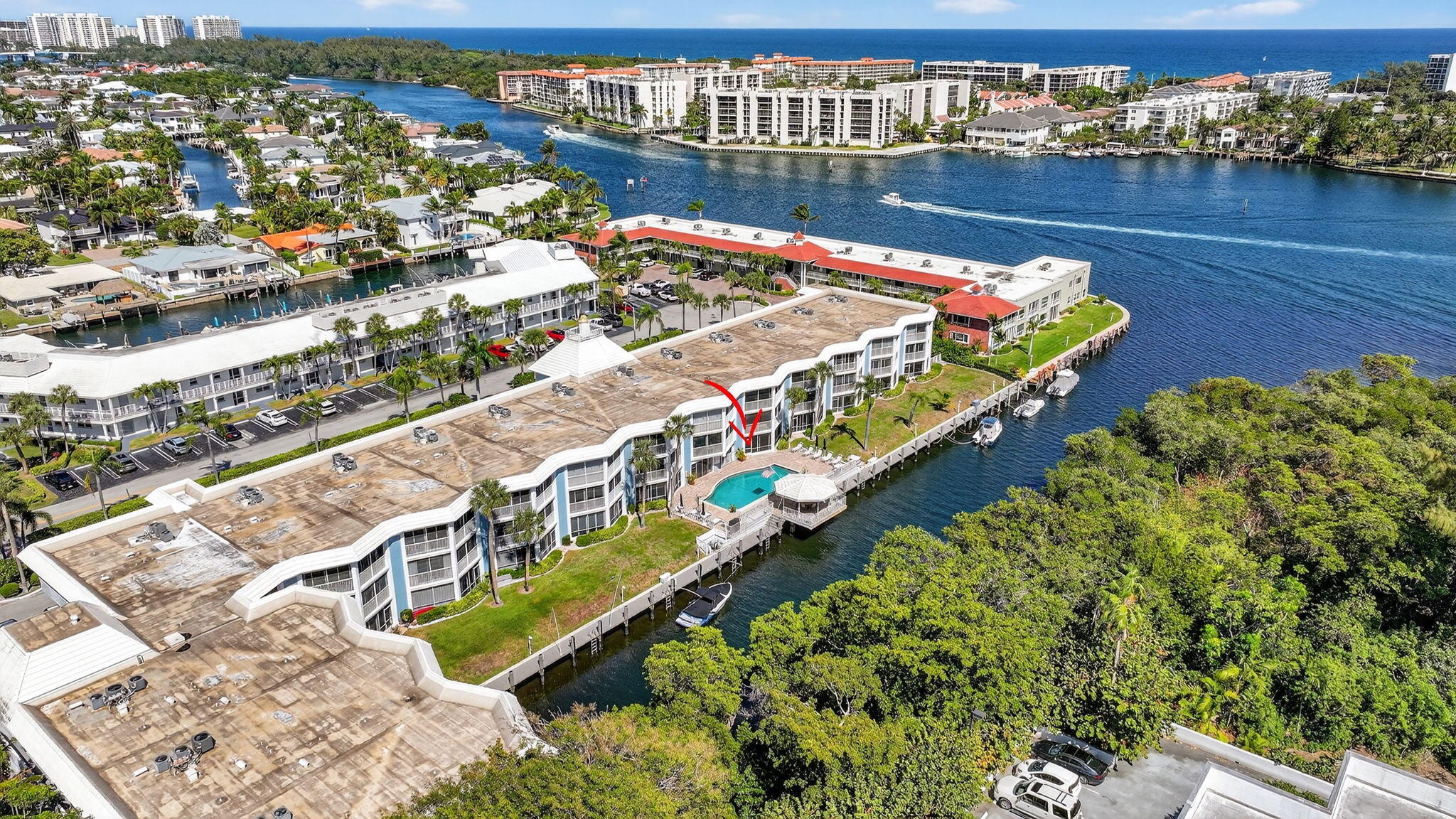 HARBOUR EAST HOUSE CONDO - Residential