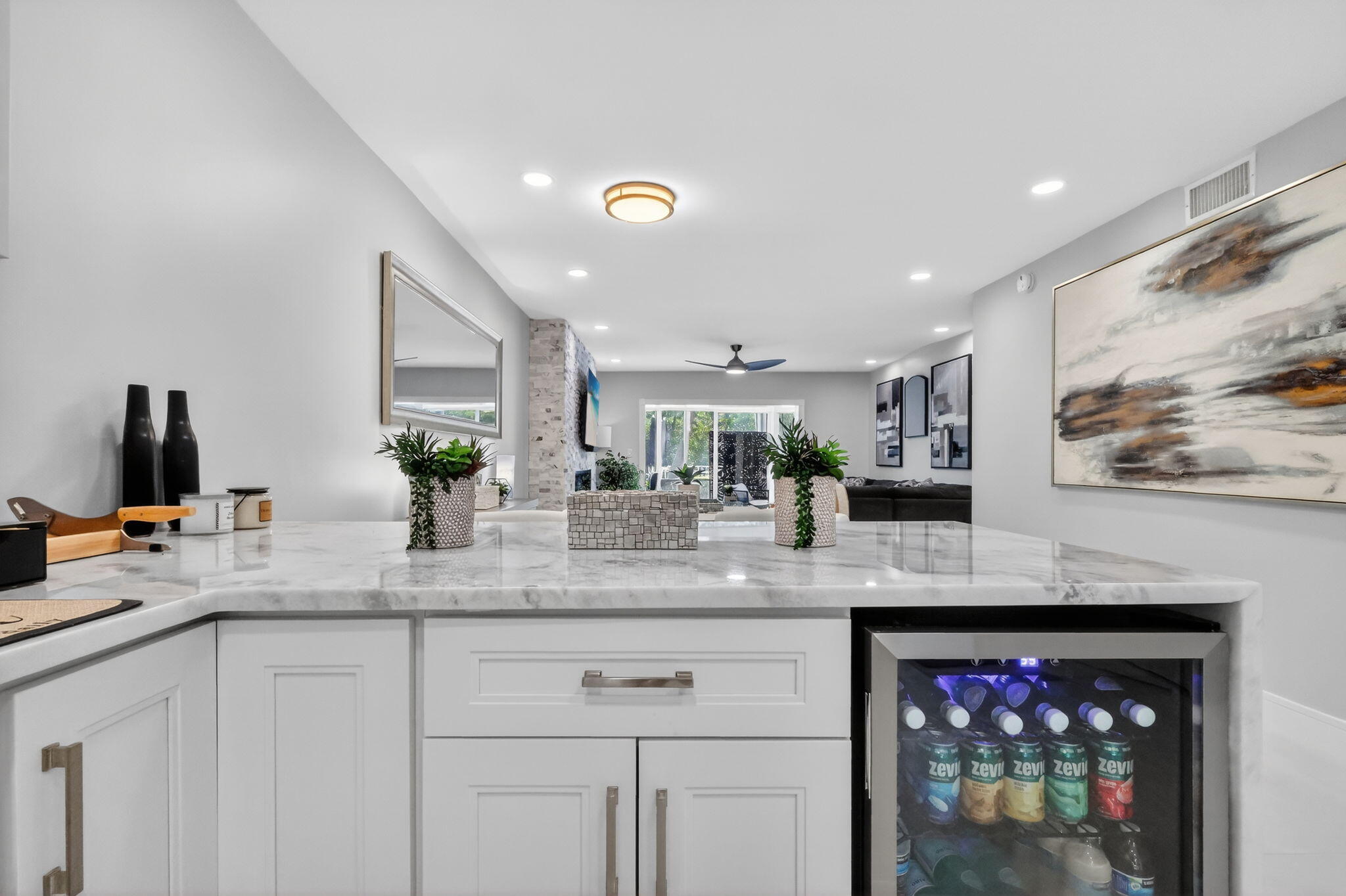 HARBOUR EAST HOUSE CONDO - Residential