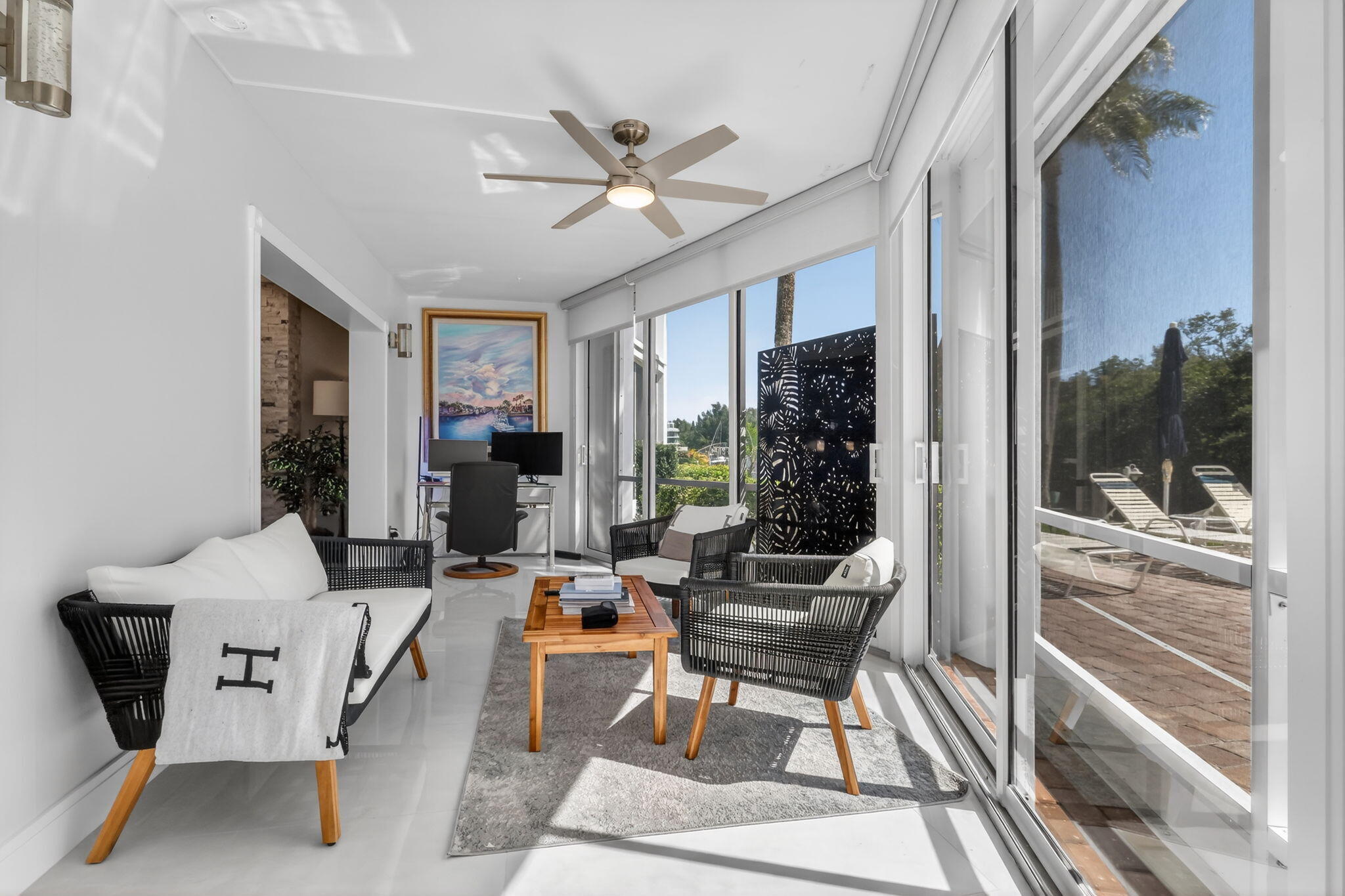 HARBOUR EAST HOUSE CONDO - Residential