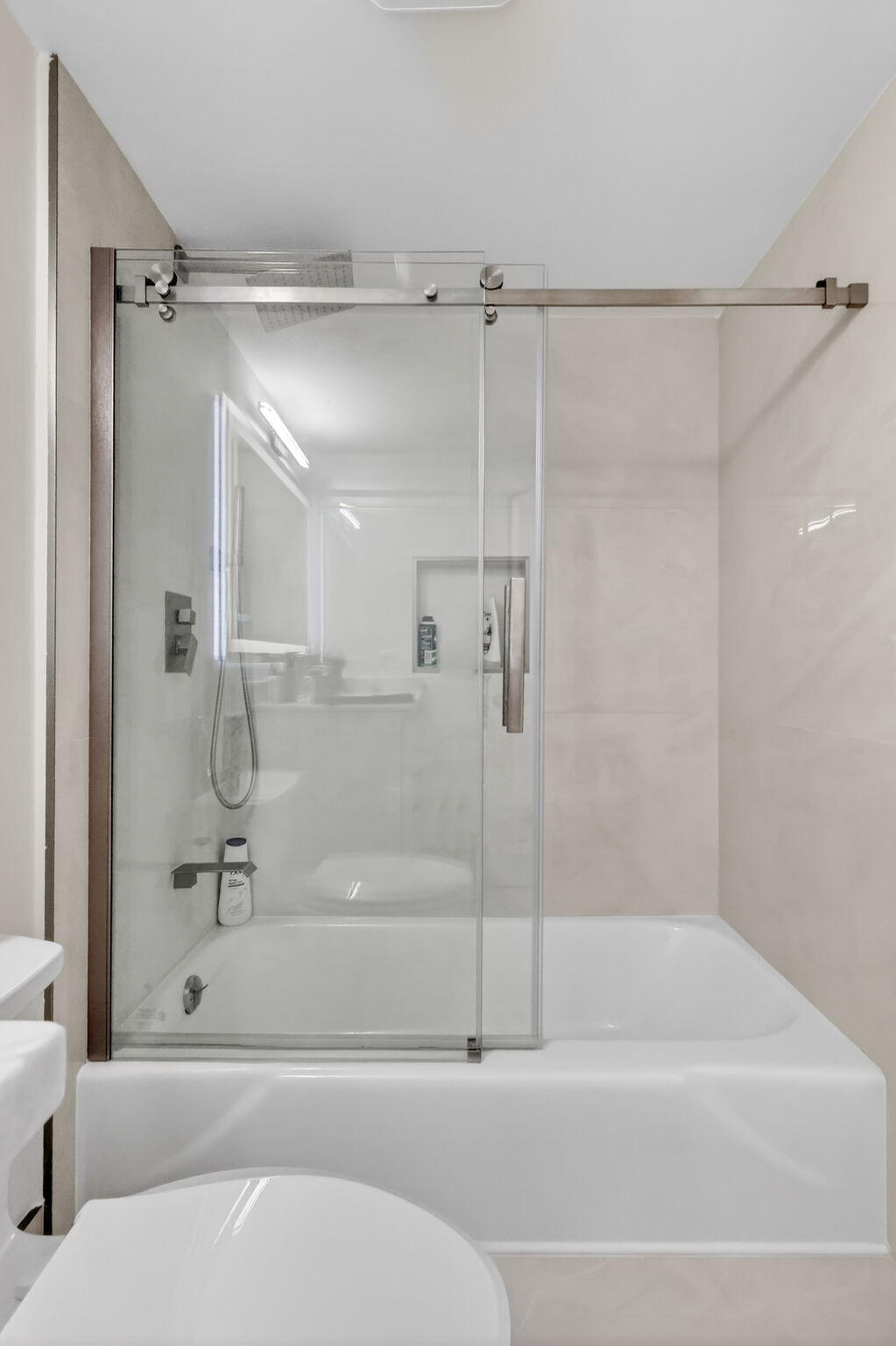 HARBOUR EAST HOUSE CONDO - Residential