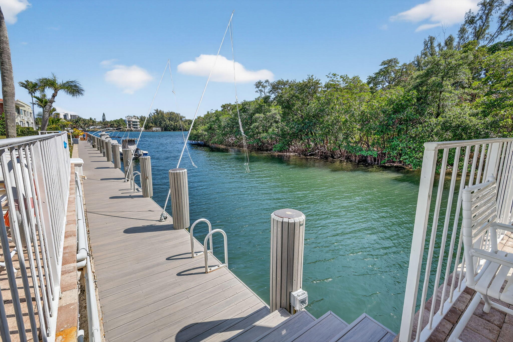 HARBOUR EAST HOUSE CONDO - Residential