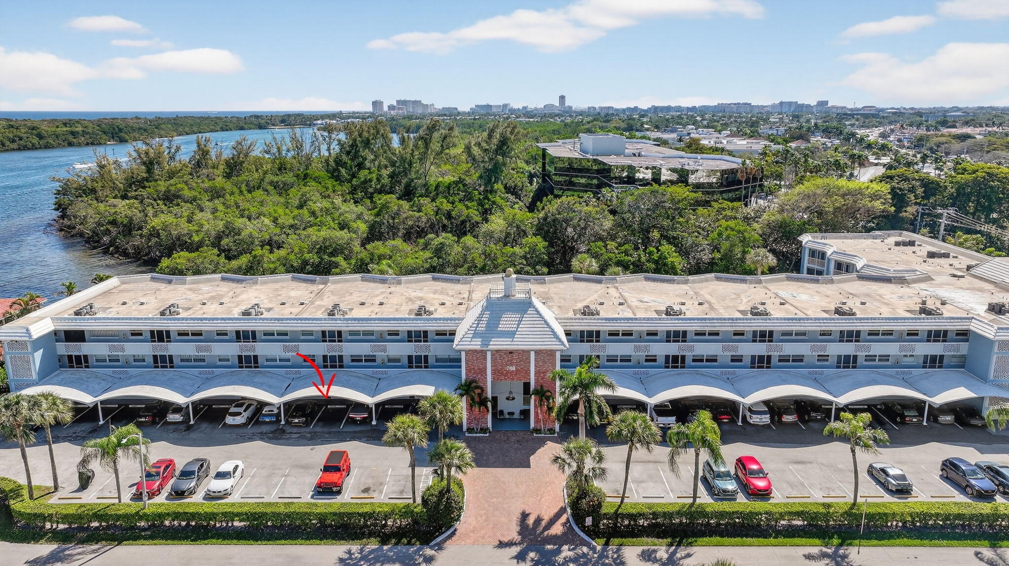 HARBOUR EAST HOUSE CONDO - Residential