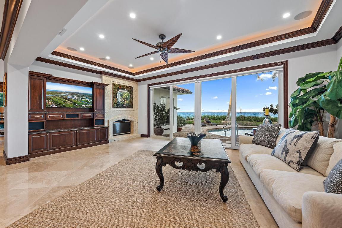 BLOWING ROCKS - Residential