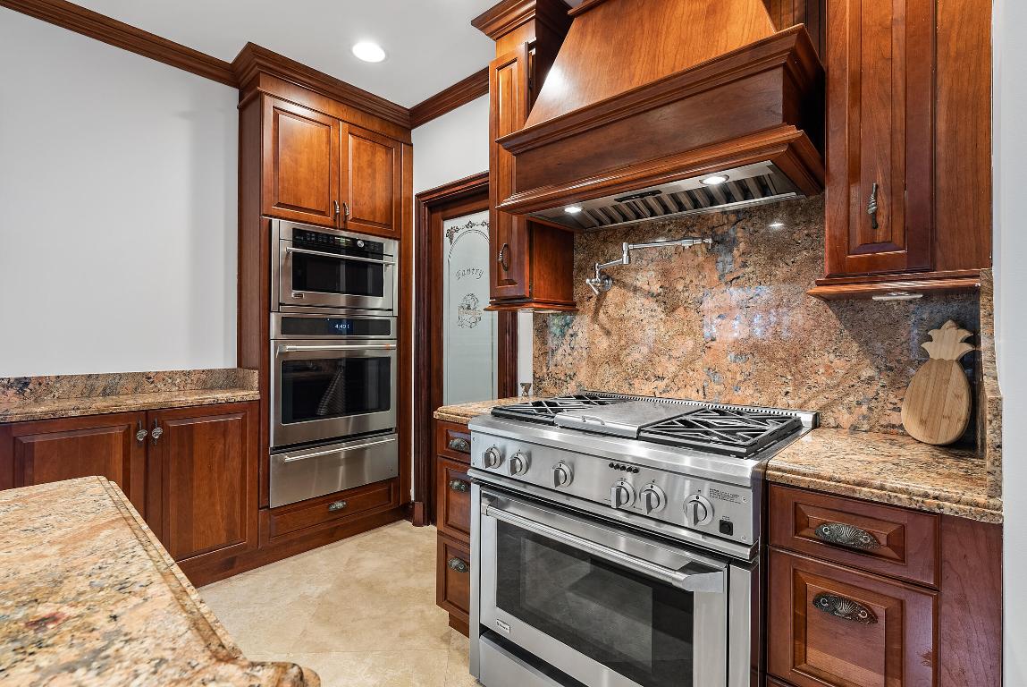 BLOWING ROCKS - Residential