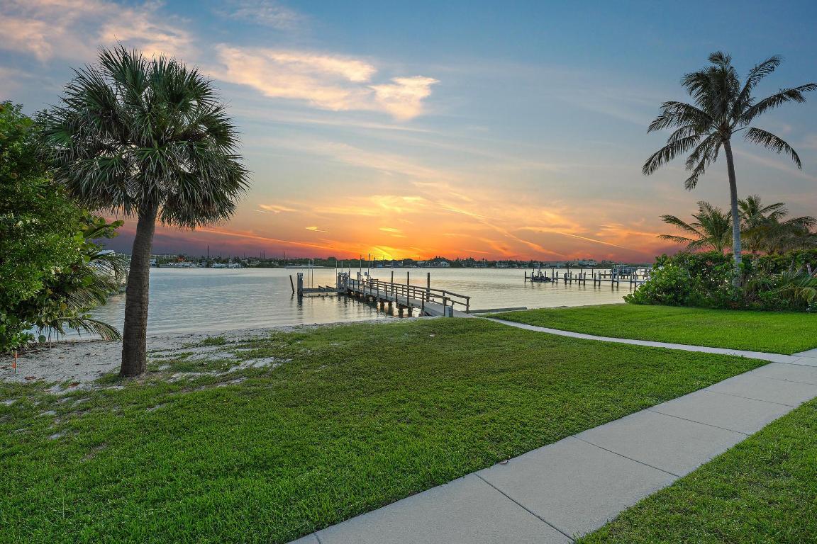 BLOWING ROCKS - Residential