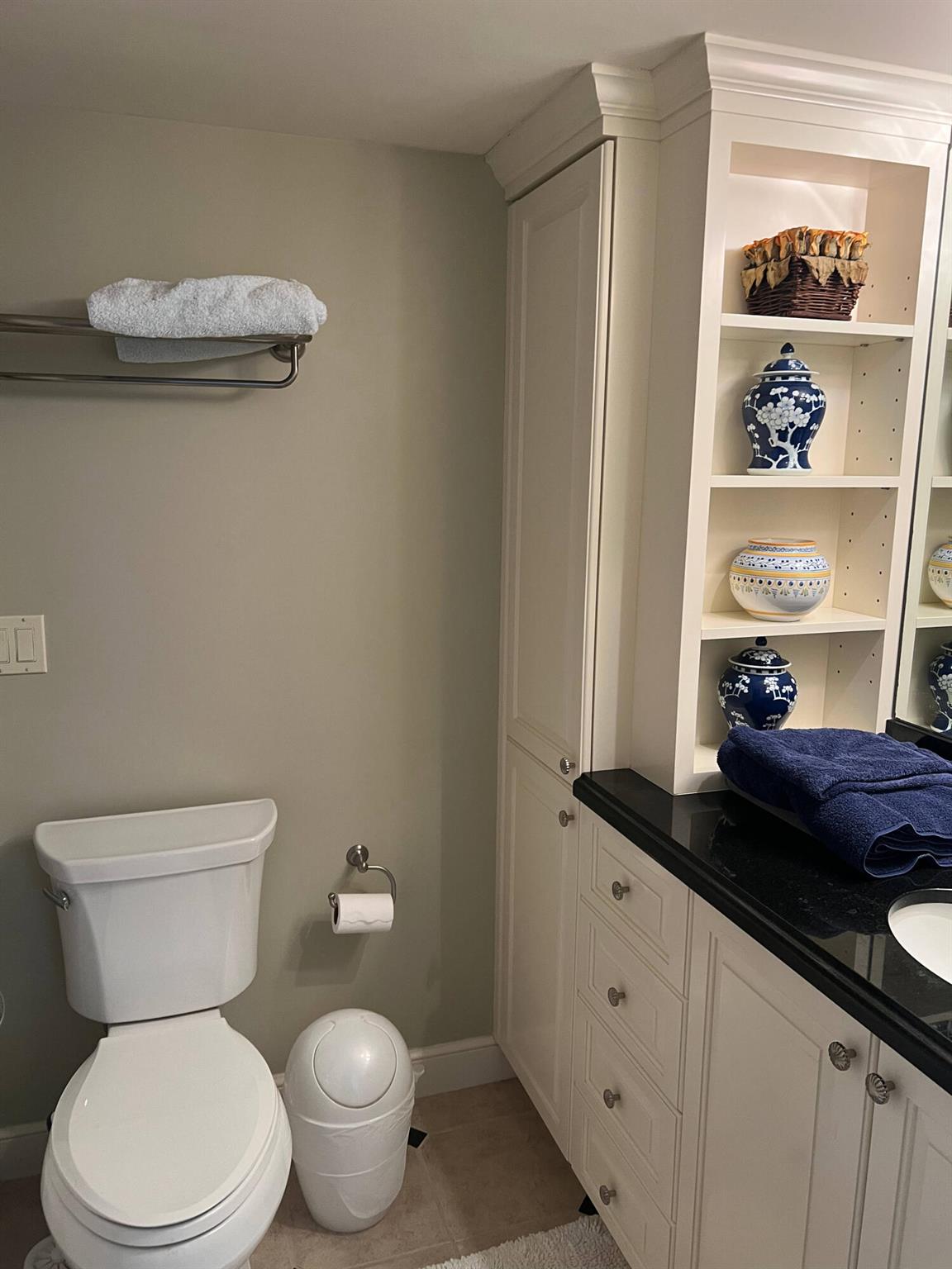 EVERGLADES PLAZA CONDO - Residential Lease