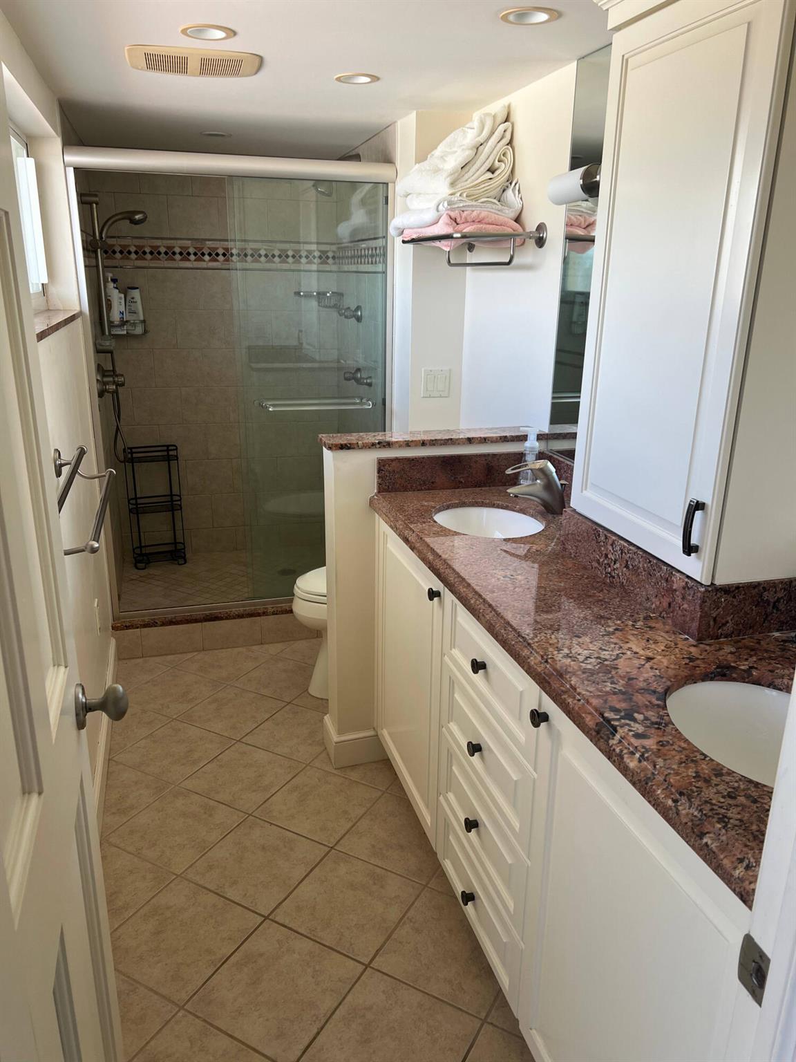 EVERGLADES PLAZA CONDO - Residential Lease