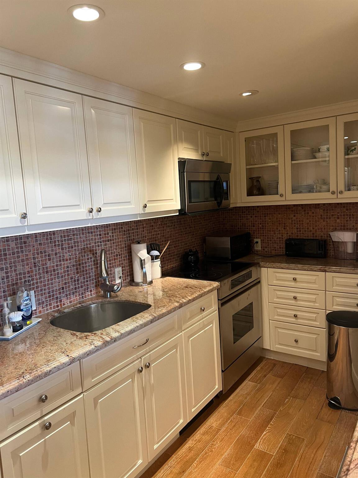 EVERGLADES PLAZA CONDO - Residential Lease